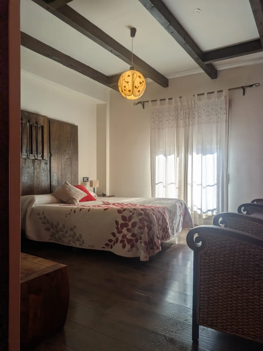 Habitación Doble Estándar - Cama floral con sillones